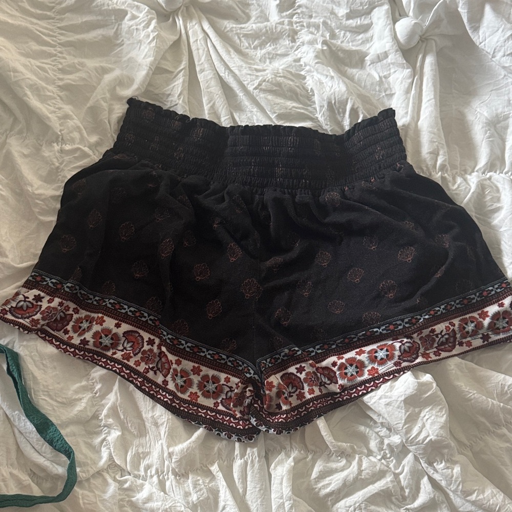 Almost Famous Black Floral High Waist Shorts